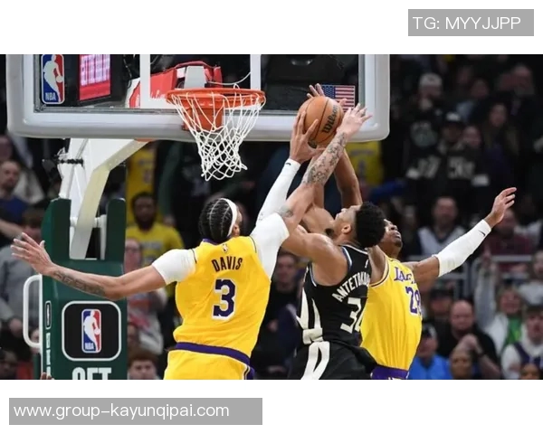 NBA赛季精彩回顾雄鹿战胜骑士快船轻松击败开拓者湖人客场力克国王