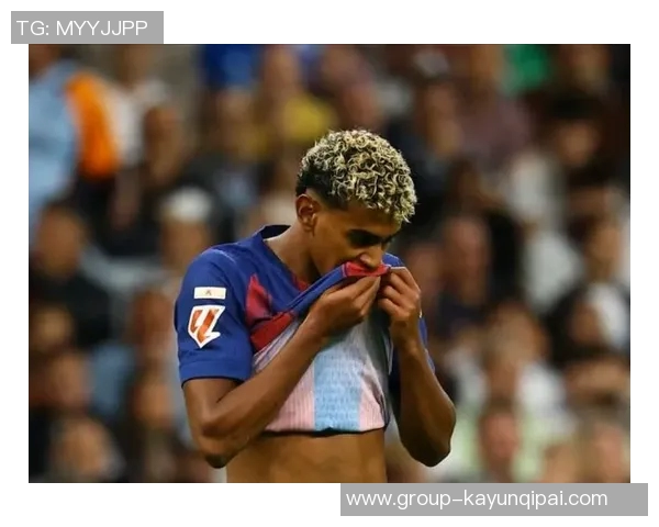 亚马尔尽管耻骨伤病未愈仍坚持训练展现顽强斗志 亚马尔尽管耻骨伤病未愈仍坚持训练展现顽强斗志