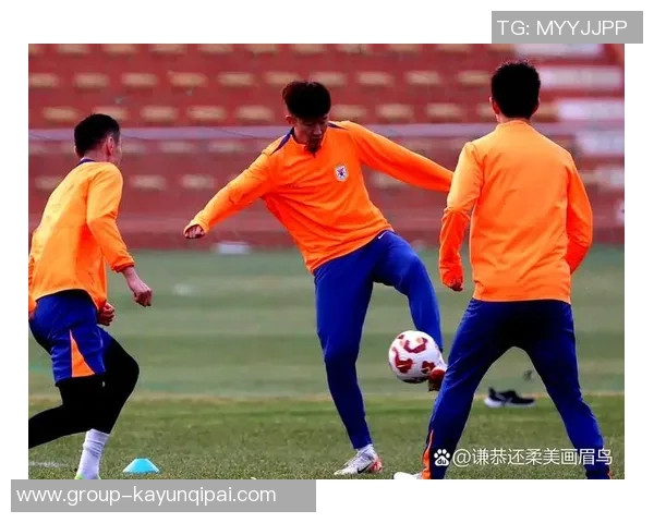 短暂休息时刻马德鲁加与克雷桑同框展现最高竞技水平