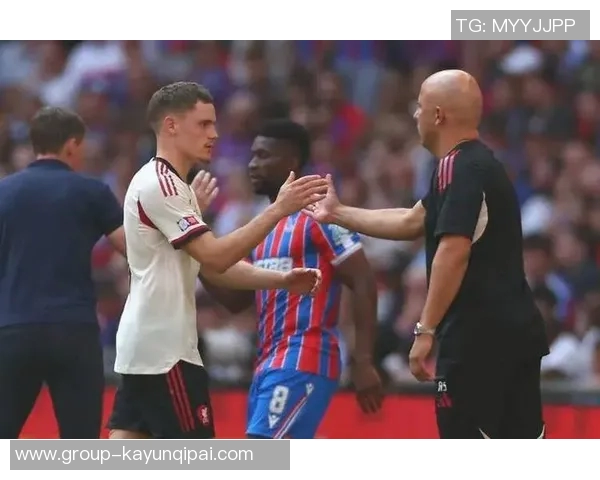 维尔茨精准助攻被加克波失误破坏赛场瞬间引发热议